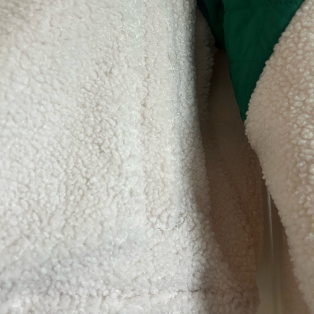 aerie Cream Sherpa Jacket with Green Quilted Shoulders - Picture 13 of 14